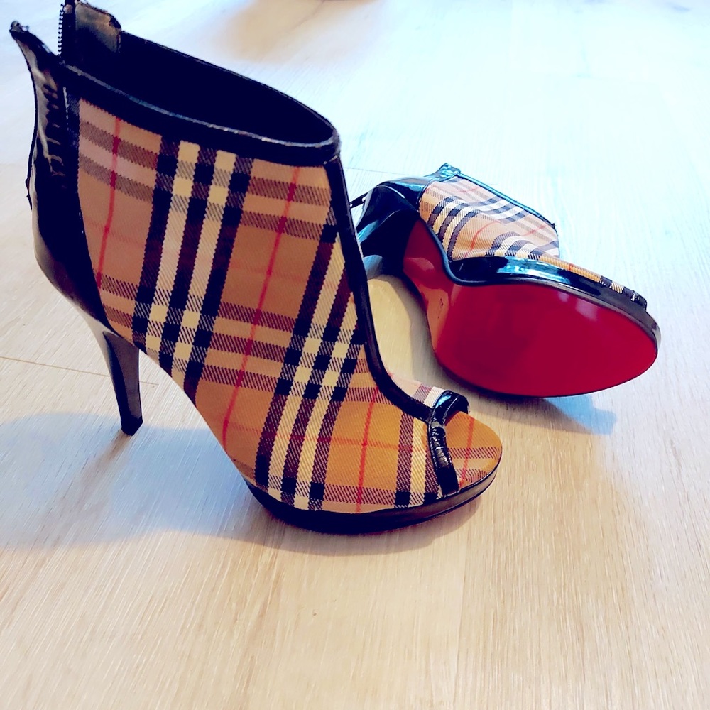 Burberry heels